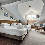 Apartahotel Daniel Griffin By Artery 4*