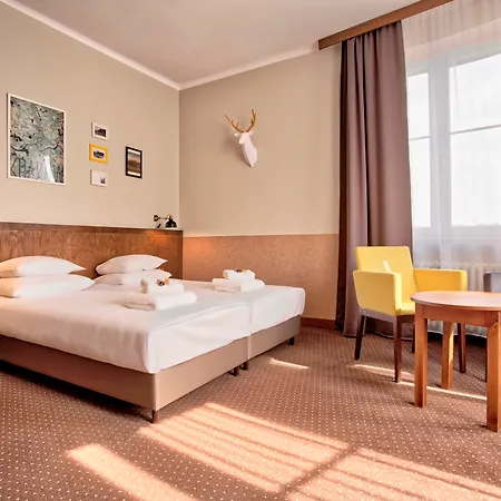 Daniel Griffin By Artery 4* Kraków