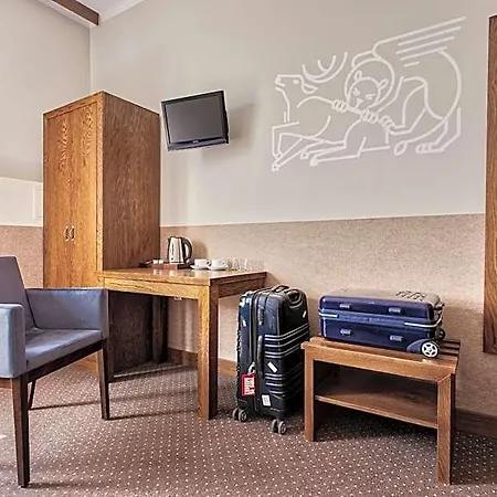 Daniel Griffin By Artery Aparthotel