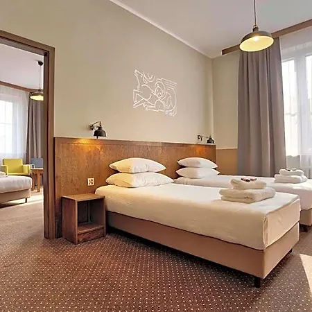 Aparthotel Daniel Griffin By Artery 4*