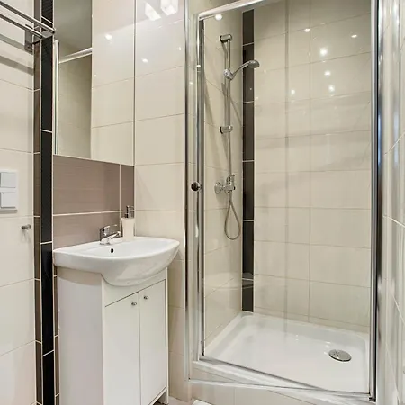 Daniel Griffin By Artery Lejlighedshotel Kraków