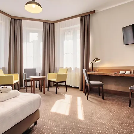 Daniel Griffin By Artery