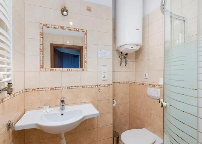 Daniel Griffin By Artery Aparthotel