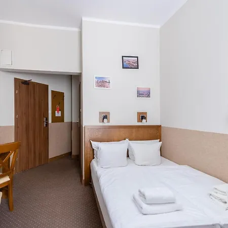 Daniel Griffin By Artery 4* Krakov