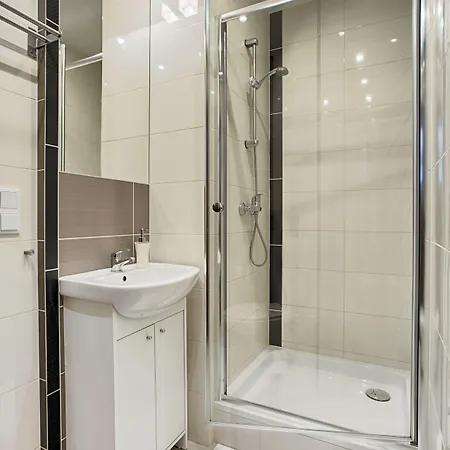 Daniel Griffin By Artery Aparthotel